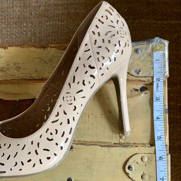 REPORT NUDE LEATH LASER CUT POINT HIGH HEELS 8.5 W - Picture 5 of 12